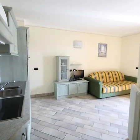 Florin - Apt 3 *